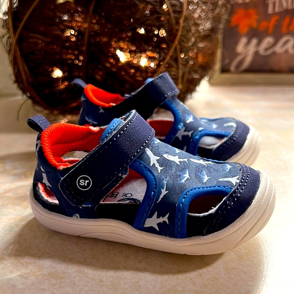 🔥SALE🔥NWOT Stride Rite 360 Wave Sneakers